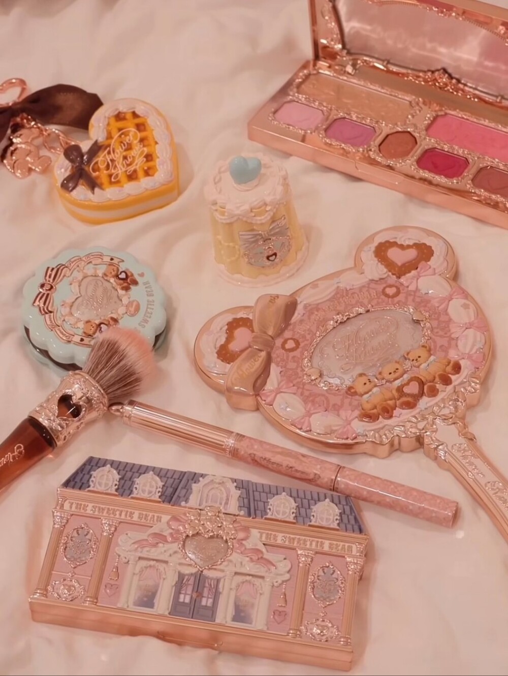 Flower Knows Midsummer Fairytales Collection Embossed Five-Color Makeup Palette - Picture 9 of 9